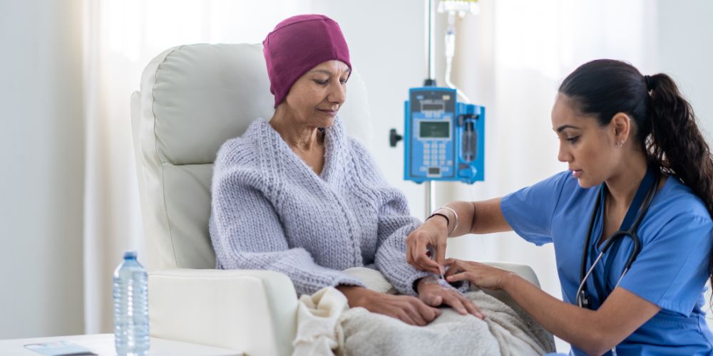 Náuseas y vómitos.